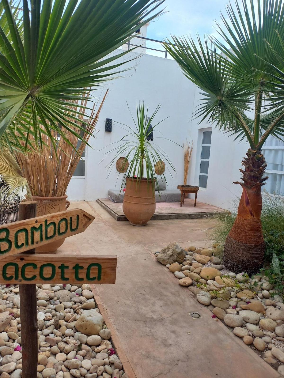 Les Jardins De Silona, Piscine Chauffee Hotel Szavíra Kültér fotó